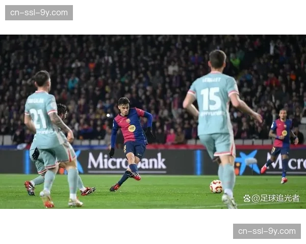 巴塞罗那训练基地观察：佩德里参与合练，教练组演练破解密集防守的定位球战术